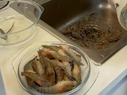 #美食vlog #生腌海鲜 #呛虾 谁说好看的女人不会下厨😘😘