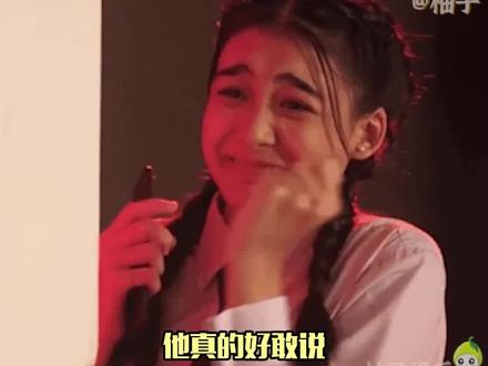 #钱信伊他真的好敢说!居然敢在M国的节目吐槽M国,有被这中文发言爽到!