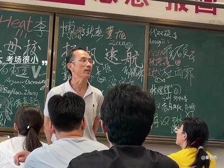 OPPO×人民网联合发布《Reno My Way》MV 谨以此片献给所有的毕业生和每个成长路上的人:在面临人生新阶段和选择时,愿你能大胆遵循内心,勇敢出发。
“出发吧!繁星在路上。”#宋雨琦 #宋雨琦新歌 #宋雨琦直拍 #校园青春感 #分享青春的花絮