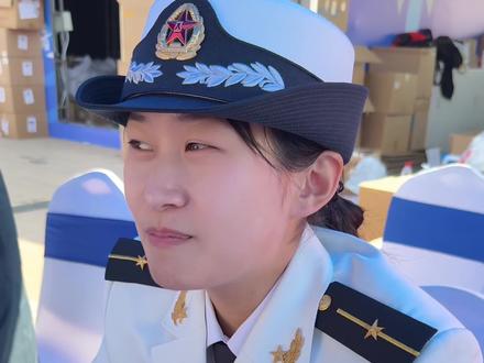 一毛一的军官在招生,来吧,来考军校吧,去个人就行,啥也不用带#原创视频 #军校 #青岛 #海军