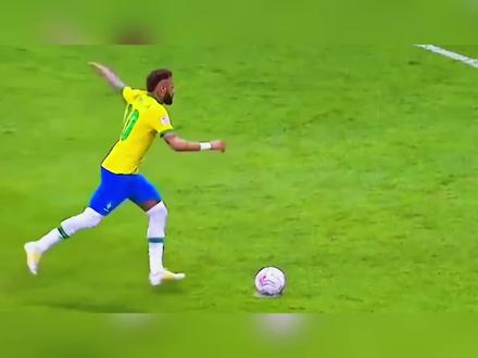 门将的天塌了,库尔图瓦,多纳鲁马,都只能望球兴叹,这种踢法根本没法扑吧,如果普及开来,美加墨世界杯点球大战可就有意思了#世界杯 #库尔图瓦 #易球成名计划 #实况足球手游 #实况足球online