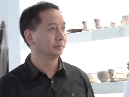 #周光武 老师介绍冰裂纹。#龙泉青瓷 #高端茶器 #茶生活