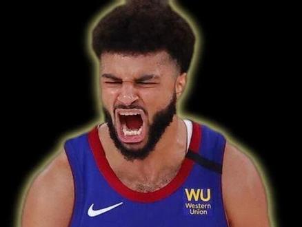 《成功可能会迟到 ,但是从不会缺席》 见过了太多球星
成名暴富后的忘乎所以
而穆雷却可以做到每个赛季都在进步#抖音生活观察计划 #贾马尔穆雷 #穆雷 #掘金 #穆雷爆砍52分