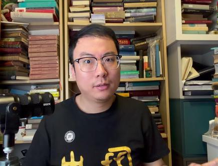 当大脑可以被复制、被上传,你还确定自己是真实的吗? 2026年,两件事让"数字永生"从科幻变成现实:一只果蝇的大脑被完整上传到电脑并在虚拟世界"活"了,20万个人类脑细胞学会了打游戏。当大脑可以被复制、被上传,你还确定自己是真实的吗?#数字永生 #意识上传 #脑机接口 #AI