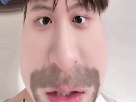 回归小众好像也还不错 但是我也舍不得,怕我的cp不火,但又怕他们太火。唉!