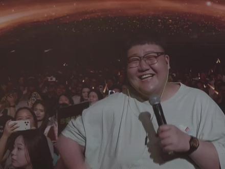 张靓颖演唱会点歌环节~~~这哥们真的牛了~另一个天堂 #张靓颖演唱会