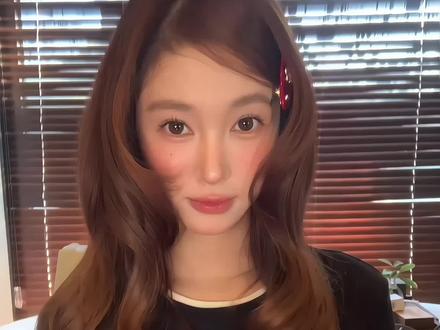 🈚广*显贵千金日常妆➕内扣卷分享🎉 超详细的Sana内扣卷发型~
剪了很久的妆容分享hh
#发型教程
#分享妆容
#美妆教程
#妆容分享