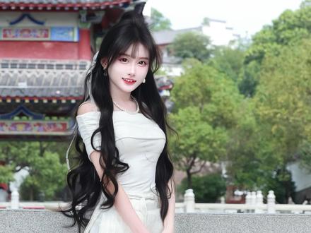 今天的穿搭灵感来源于我的ai小助理“千问”~#阿里全新AI助手千问APP来了 #千问ai #千问 #千问AI逻辑鬼才 #马面裙