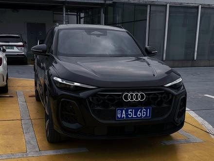 奥迪上车的仪式感,CarPlay迎宾语,你的车子会给你打招呼#奥迪 #奥迪q5l #用车知识#上车仪式