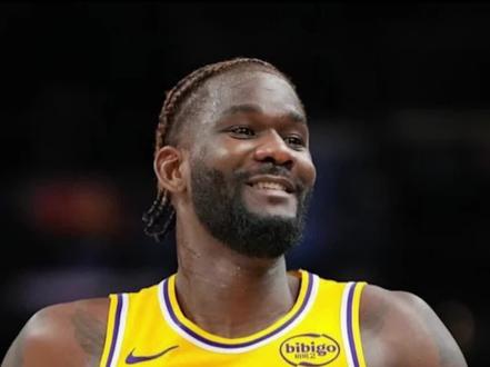 从软蛋到球队大腿!艾顿生死局打脸全联盟,老詹赛后彻底沸腾! #篮球#NBA #湖人 #詹姆斯 #艾顿