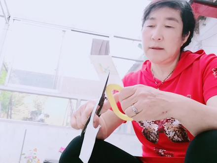 米袋提手缝在旧T恤衫上,废物利用秒变环保布袋,环保还实用