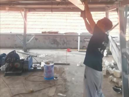 带大家看看阳光房排水怎么做的,要不要试试免费安装的#阳光房 夏天隔热防水,冬天不用扫雪保护房顶#屋顶隔热的最佳方案 龙安区殷都区均可安装#光伏发电