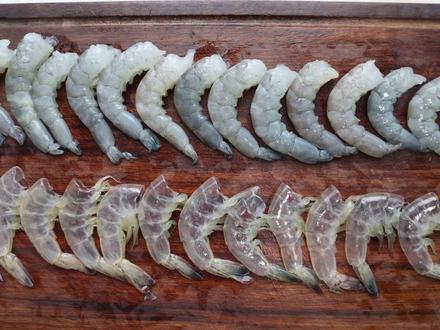 像这样剥虾仁,不仅简单,甚至还有点解压 #去虾线 #虾 #活虾 #剥虾仁 #去虾壳 #处理虾头 #处理虾线