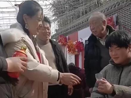 能在老家生存的人都是有本事的人