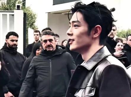 2026年,2月27号,肖战将以GUCCI全球品牌代言人身份亮相本次大秀头排。此次是肖战连续第四年受品牌邀请参加米兰时装周,且同时作为另一奢侈品牌TOD'S的全球代言人,形成“双奢护航”的排面。
#肖战 #肖战2026米兰时装周 #肖战gucci品牌代言人 #肖战tods品牌代言人