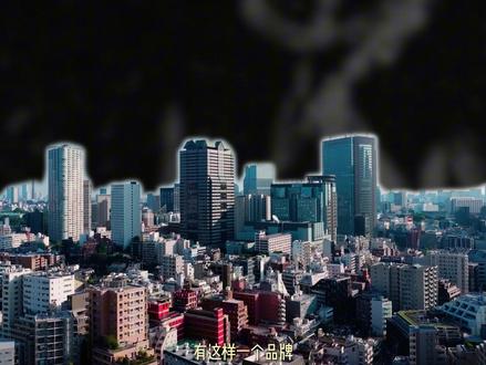 如何用优衣库的价格买潮牌❓速来get❗️ 🟠有这样一个品牌,能将与它联手的其他大牌“同化”,无论是Jil Sander的简约高雅、Marni的明艳撞色;还是Undercover的超现实主义和JW Anderson的无性别英伦风,不论是小众调性还是高端定位,最终都会被它注入“实穿基因”,变成日常衣柜里触手可及的休闲款。Buzz口中的这个“它”相信大家已经猜到是谁了,没错,就是优衣库。如今,这股“同化力”扩大了它在日潮圈的版图——优衣库与品牌NEEDLES首次联名,这个以蝴蝶印花、复古廓形闻名的宝藏街头品牌,终于可以走出小众圈层,成为2025秋冬季随性穿搭的“满分答案”。
🟠更多精彩视频,关注#不装编辑部buzzedit!
#时尚开放麦 #优衣库
#优衣库NDLS #NEEDLES
@时尚薯 @潮流薯 @视频薯