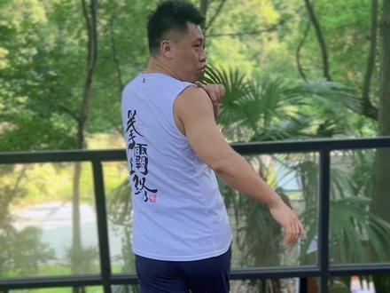 转身的旋转力和出腿的连贯,把惯性踢出来!#格斗 #功夫 #运动 #武术 #搏击