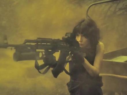 2025年上映的美国科幻片《峡谷》#电影#科幻电影