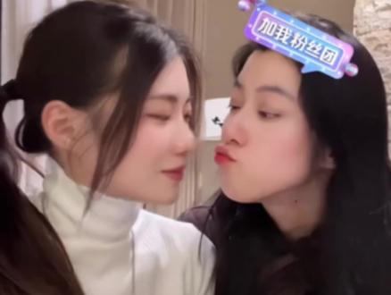 幸福感知力超强的惹儿和超细心的小胡说#少惹胡说 #恋爱 #抖音美食创作人