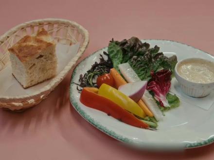 《孤独的美食家》第十一季 第四话 神奈川县厚木市本厚木的意式热沾酱与脾脏帕尼尼(中)#蘸酱菜 #肉夹馍 #海鲜炖饭 #提拉米苏 #蛋糕