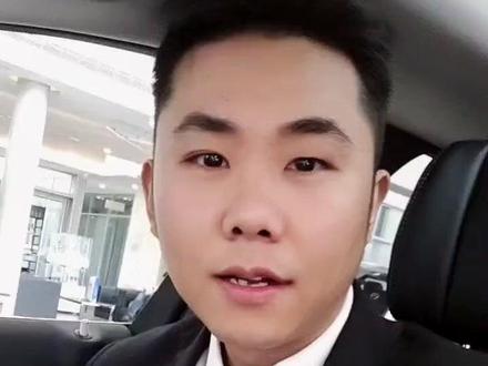 如果你认为车辆自带的导航不方便使用,或者使用时候比较麻烦,教大家一下有苹果手机的这样就可以啦。#奔驰车辆功能教