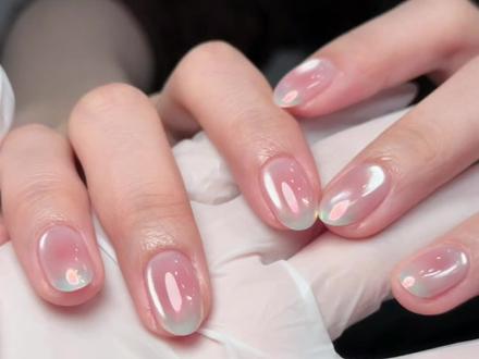 关于泡泡美甲 #清透小短甲
#玻璃珠猫眼美甲💅🏻💅🏻
#美甲教程超简单💅