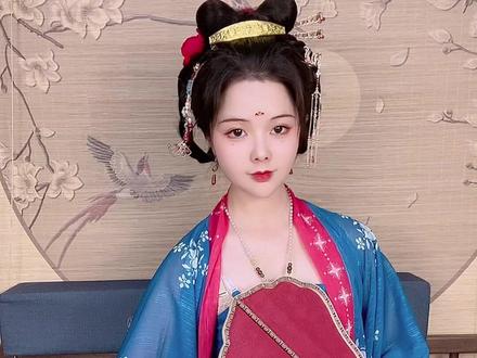 这么好看的唐风发型居然这么简单!还用担心穿诃子裙和唐制不会扎头发了吗?#国风合伙人 #汉服发型