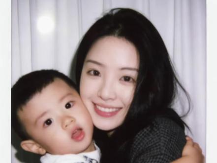 男朋友你小的时候我还抱过你呢!和男朋友小时候合照拥抱教程来啦!#豆包ai #豆包P图已经nextlevel了 #豆包指令 #和男朋友合照 豆包指令 和男朋友合照和女朋友拥抱指令教程 豆包ai指令 情侣合照