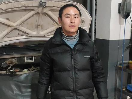 东风风光330更换防冻液排空气,油门稳到2500转,直到风扇正常工作,排空也就排好了,东风风光330诊断插头位置在杂物箱里面