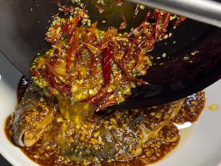 一口就可治愈的美食蒜爆鱼 #为家乡美食打call #美食教程 #年夜饭