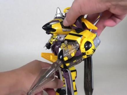 炫卡斗士W 全新变形汽车玩具大集合!