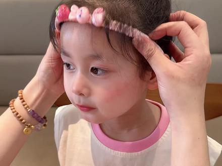 碎发整理就试试这个兔兔发箍吧,小碎发手起来很清爽呀#儿童发箍#碎发箍#碎发整理
