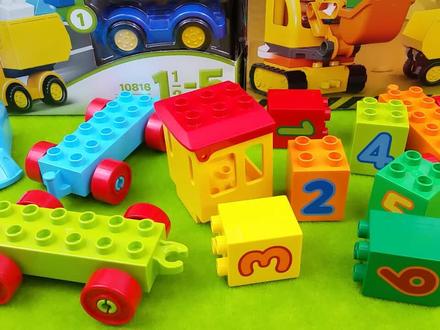 小猪佩奇的乐高积木玩具,动动手拼出积木小火车