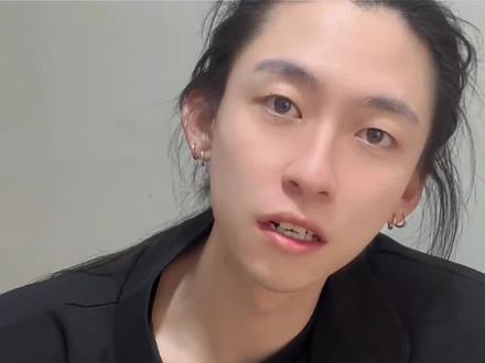 合租的室友女变男#室友 #合租 #剧情