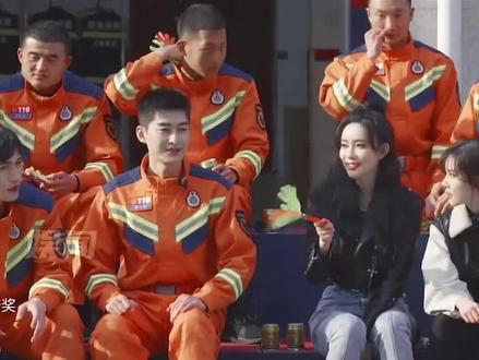 就是说张翰原来喜欢这一款 #张翰 #孟子义 #翰在义起 #娱乐评论大赏