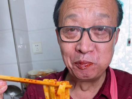 陕西瓤皮做法,前面洗面凉皮把大家难住了,发一个陕西传统瓤皮,一样劲道美的很。#抖音美食创作人 #在家就能做的西安美食