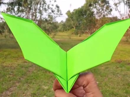 两个人制作的同一款蝙蝠纸飞机#科技小制作#亲子手工#动手制作#折纸教程