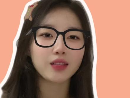宗室女栖迟被退婚后,嫁给了出身寒微却手握重兵的伏廷。两人一南一北,相安无事地做了许久的挂名夫妻,直到某日,栖迟千里追夫而去,开始在这位夫君身上狂下血本……
#衡门之下 #小说 #小说推文
