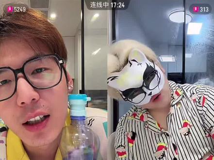 火火有事参加不了琳琳的生日会#刘琳琳 #老婆龙 #直播录屏分享 @不是600(橱窗可自行下单)