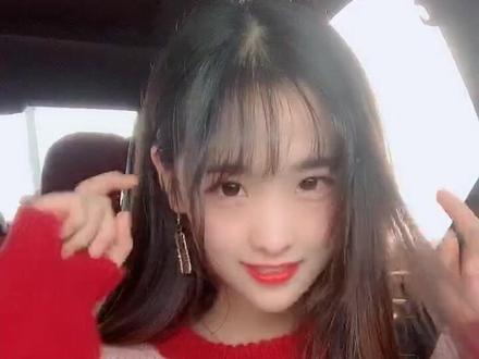 他在开车,我在发疯~哈哈😄