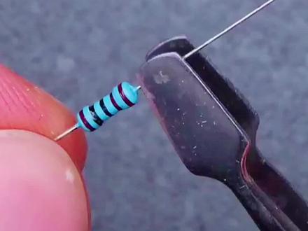 小型电路板焊接小教程分享#电工 #电工知识 #工具 #技能改变生活 #实用工具 #二次元原创 #电路板维修