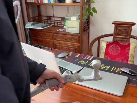 大疆手持云台测评大疆 Osmo Mobile SE 使用教学以及常见问题,手机夹夹住手机音量键开关机按键#大疆云台 #大疆omse