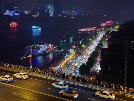 这种景北京确实没有,武汉这个景好看吗? #夜景 #武汉旅游攻略 #武汉长江大桥 #夜游长江 #汉阳门花园