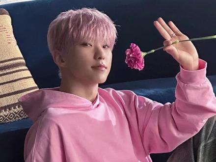 谁不想急头白脸的接一个这么宠粉的自担!!!#Hoshi #权顺荣 #seventeen #kpop #宠粉