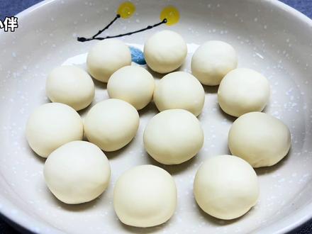 把面剂子泡在油里面,不擀不扯,简单易做,每周吃5次都不够,香