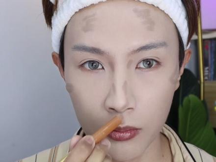 漫画感男大妆容|油腻男变漫画男主 春日桃花开画个漫感男大妆去拍桃花包出片的。从油光满面到漫画男主超详细妆教来喽!这个春日不被定义,做自己的漫画男主#一分钟化春日粉彩妆挑战 #粉彩妆