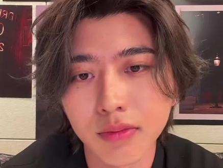 #蔡徐坤 #新专辑 #kun #直播录屏分享 #QQ音乐 哥哥大人新专辑2月6号已在QQ音乐上线,请支持!我是ikun,我同意蔡徐坤新专辑《KUN》大火热卖!