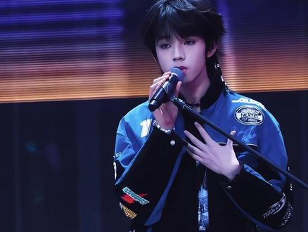 【2025.12.28sanya新年音乐会】小杰是键盘手!!!!!#王橹杰 #演唱会 #帅哥#男高 #TF家族