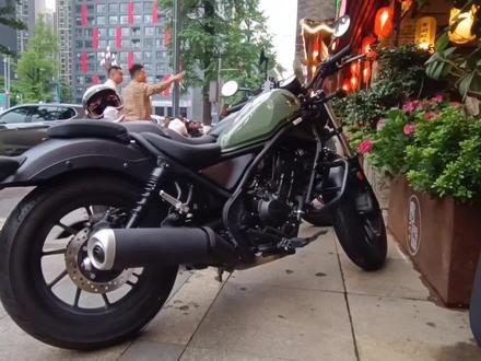 目前新手最好的两台复古摩托车,本田cm300和豪爵tr300,简单对比。