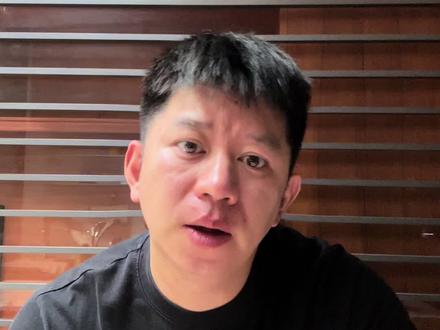高考命运会影响一生吗?大学生含金量还有多少? #高考 今天是高考的第一天,感触颇深.每年的今天家门口的重点高中响起来的礼炮让我回想到20年的今天自己在这所高中高考的场景历历在目.遥想到第一天数学第一题的应用题,就因为自己的大意疏忽错失了14分,大家都知道那个时候的高考14分意味着什么.我与好多好的大学失之交臂.但是人生的一次失败并不代表永远的失败.高考的失误让我懂得机会错过了也就错过了,人要向前看!在后续的20年里时刻提醒着自己.今天是高考的第一天,我祝愿广大学子考高顺利!#高考加油 #大学生 #大学毕业生